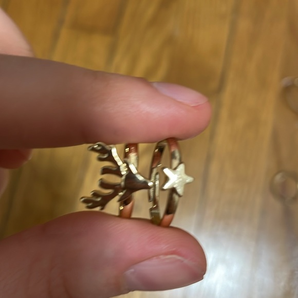 Assortment of rings - Picture 6 of 7